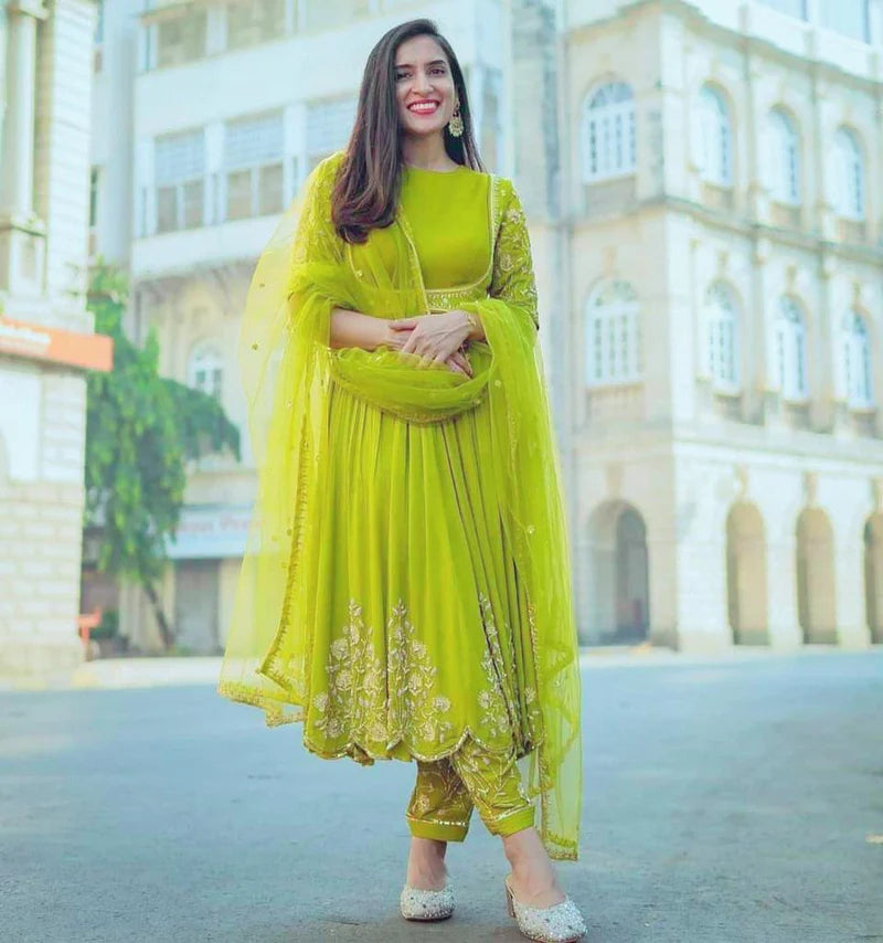madhuri-mehek-anarkali