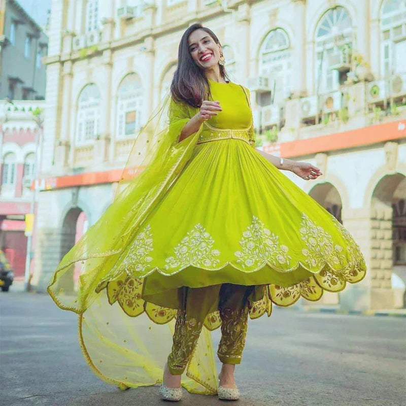 madhuri-mehek-anarkali